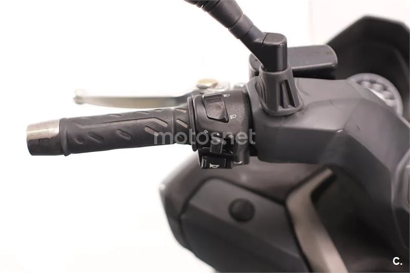 Kymco Grand Dink 300 – Vista 7