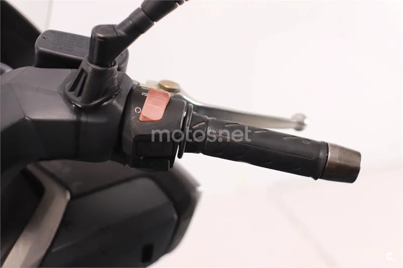 Kymco Grand Dink 300 – Vista 8