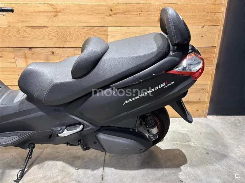 SYM Maxsym 600 – Vista 13