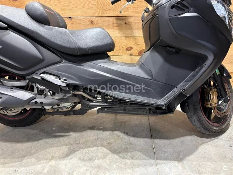 SYM Maxsym 600 – Vista 3