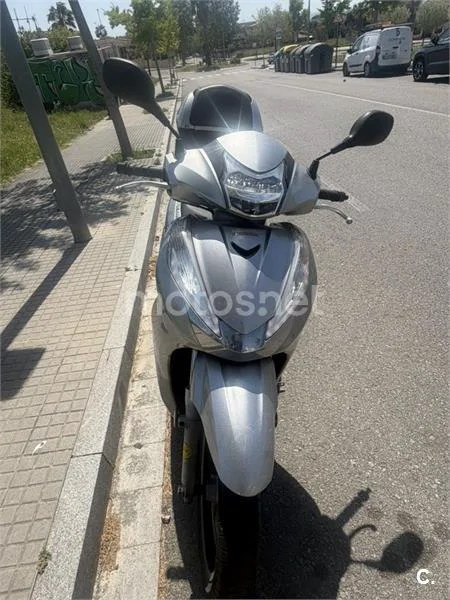 Honda SH300i – Vista 4