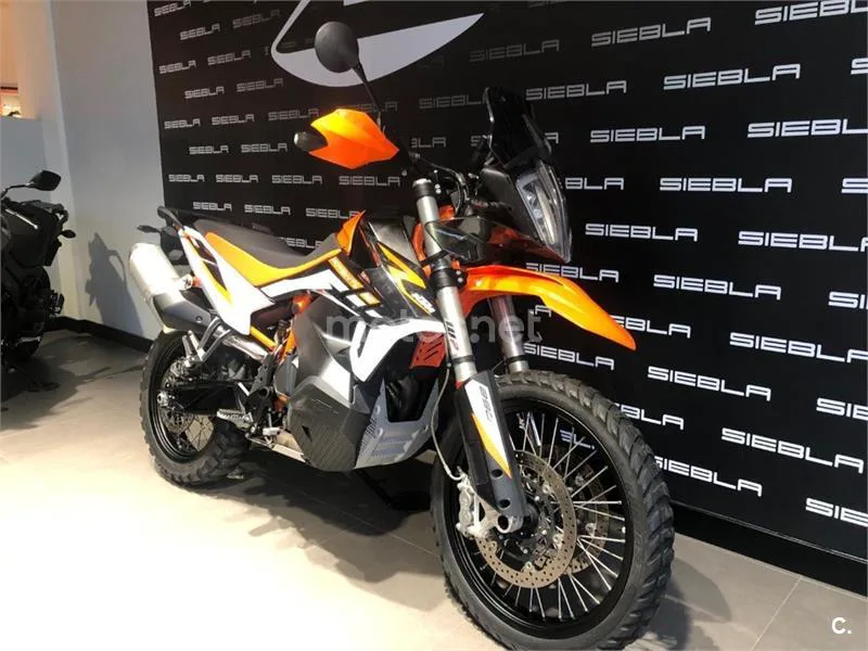 KTM 890 – Vista 4