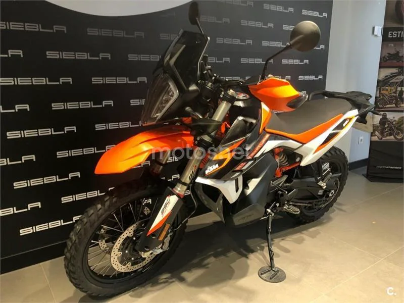 KTM 890 – Vista 5