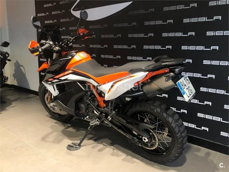 KTM 890 – Vista 6