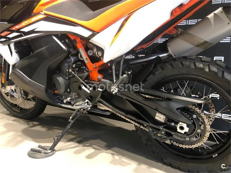 KTM 890 – Vista 8