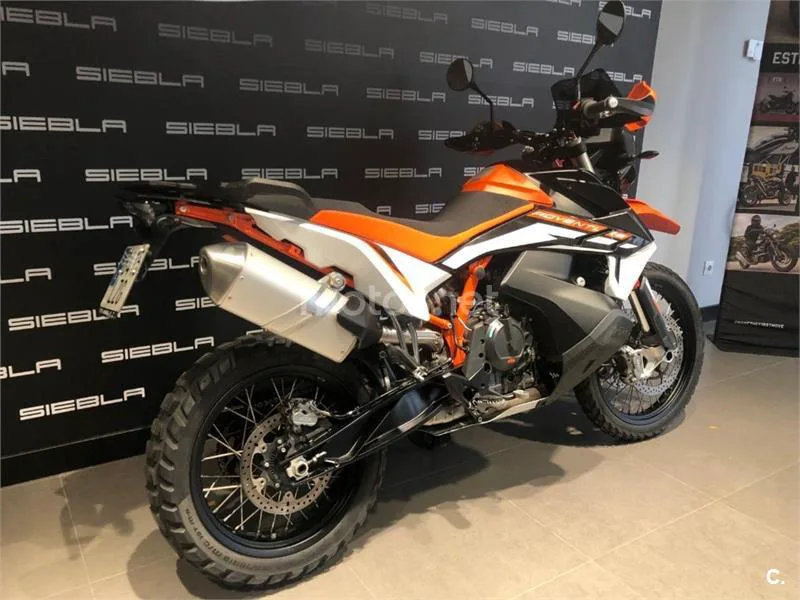 KTM 890 – Vista 10