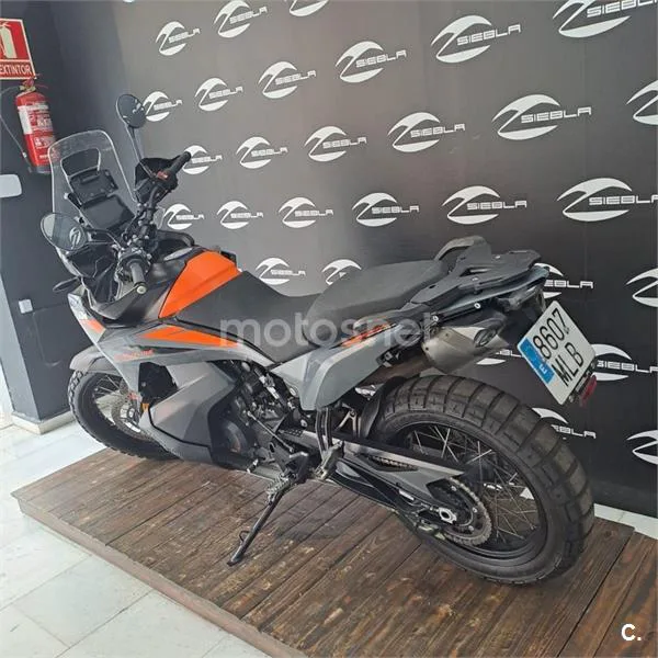 KTM 890 – Vista 5