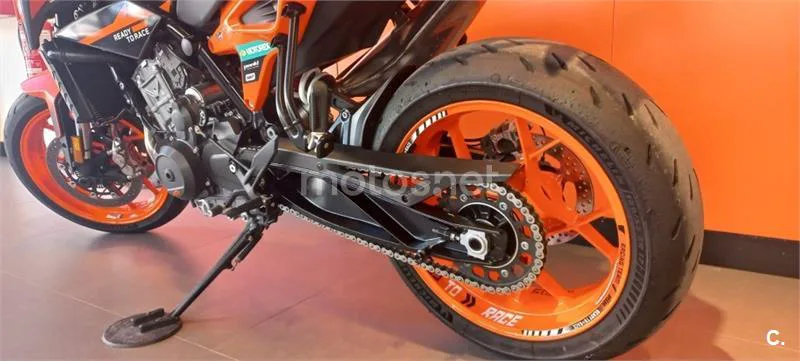 KTM 890 – Vista 5