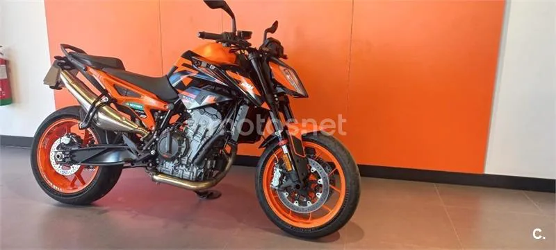 KTM 890 – Vista 7