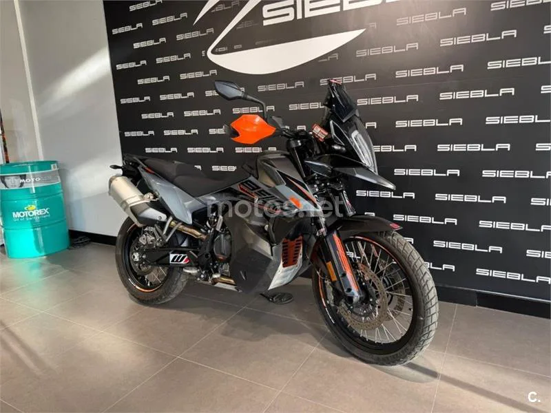 KTM 890 – Vista 3