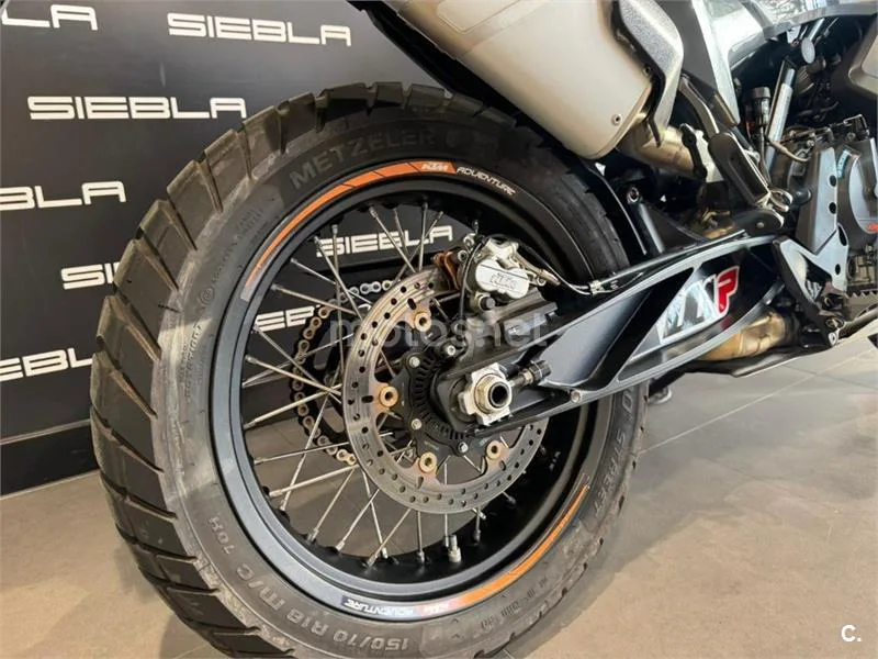 KTM 890 – Vista 6