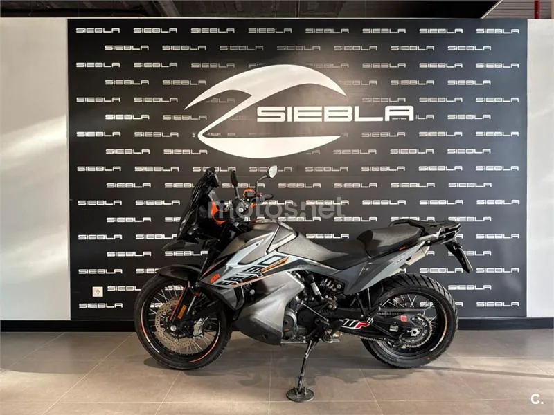 KTM 890 – Vista 8