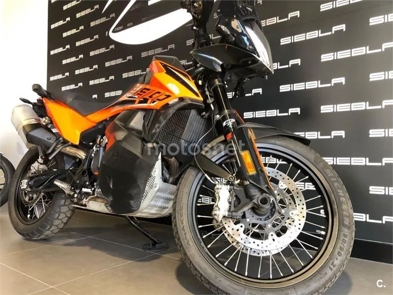 KTM 890 – Vista 3