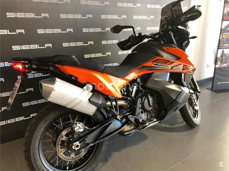 KTM 890 – Vista 6