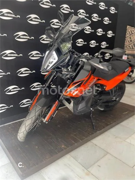 KTM 890 – Vista 11
