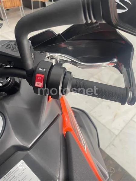 KTM 890 – Vista 5
