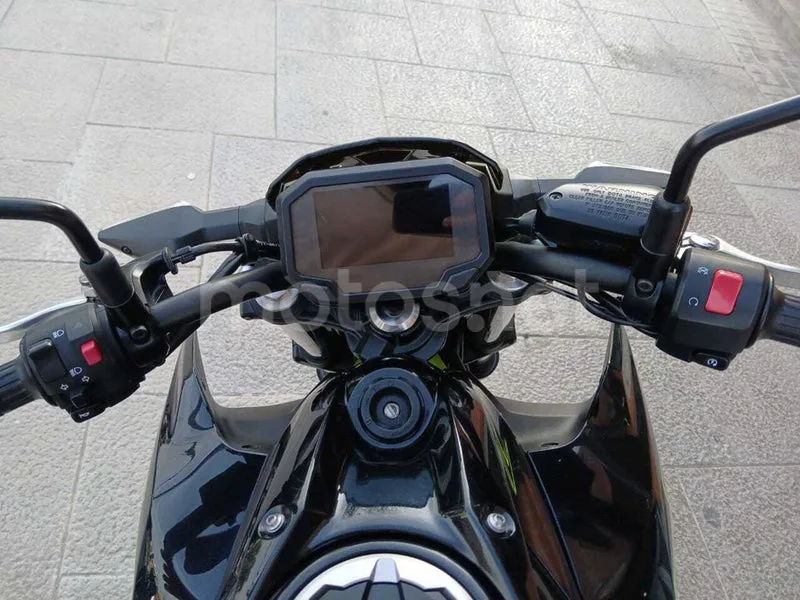 Kawasaki Z650 – Vista 13