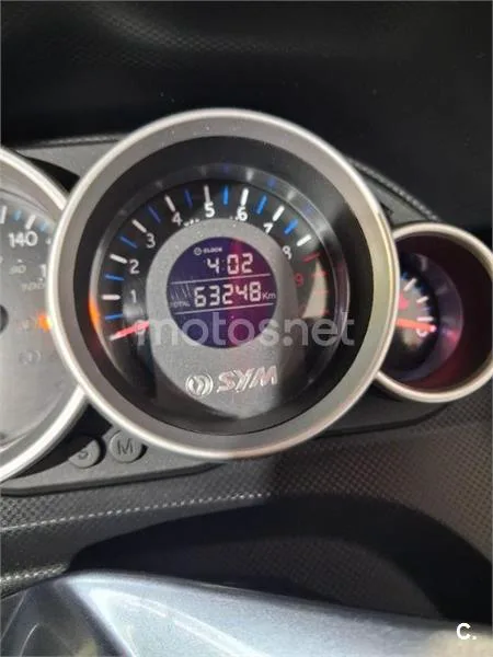 SYM Joymax 300 – Vista 12