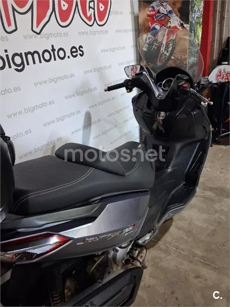 SYM Joymax 300 – Vista 13