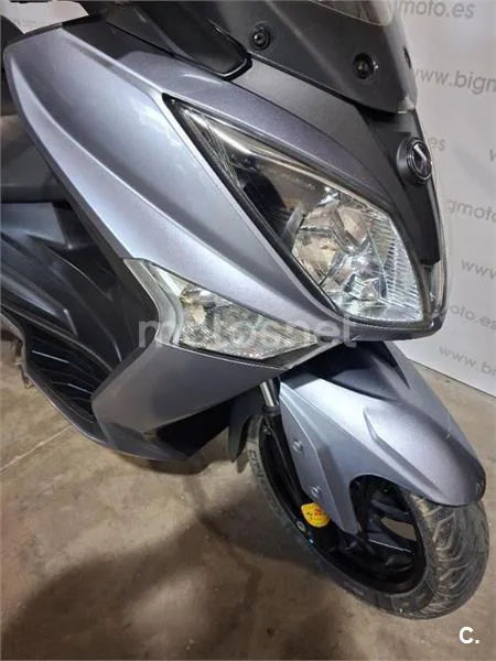 SYM Joymax 300 – Vista 5