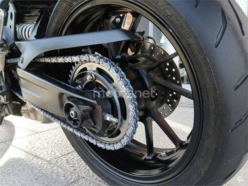 Yamaha XSR 700 – Vista 13