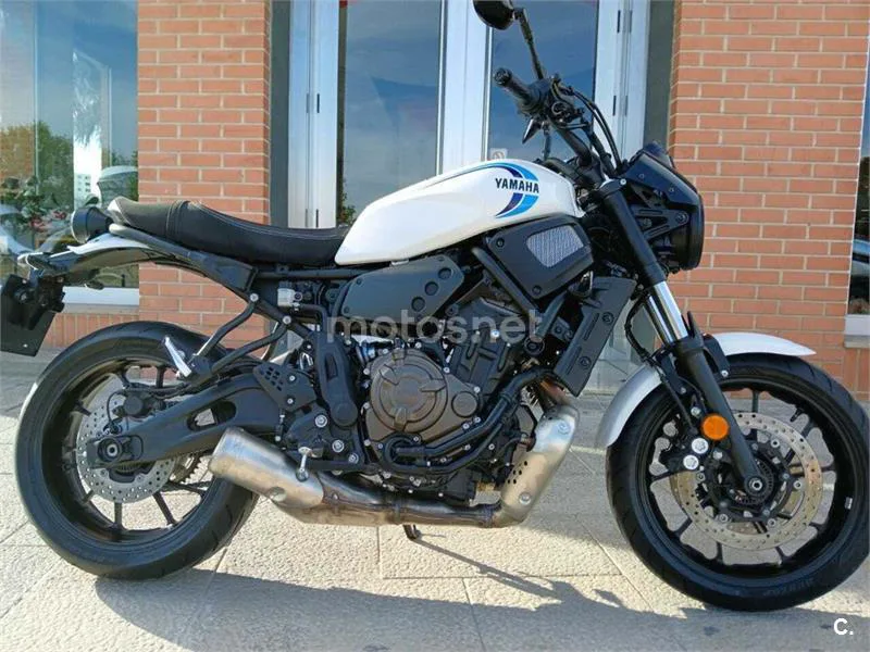 Yamaha XSR 700 – Vista 7