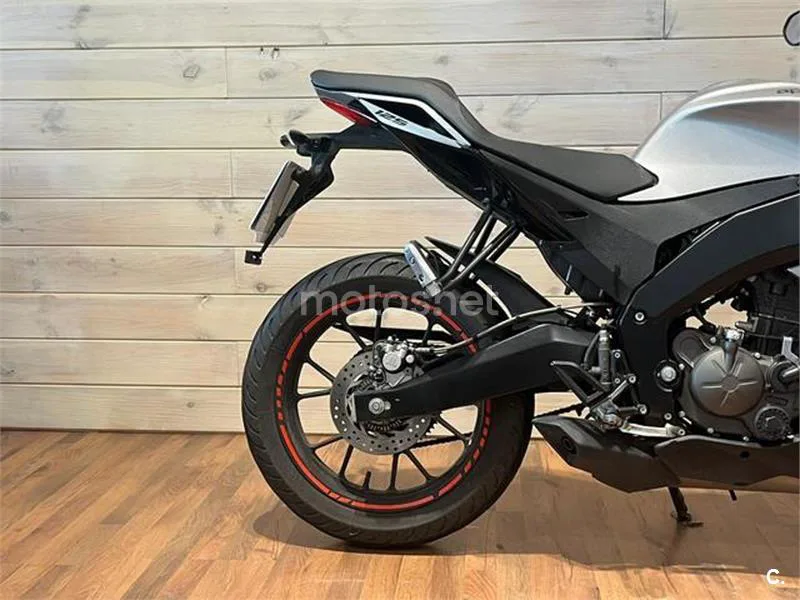 Aprilia Tuono 125 – Vista 7