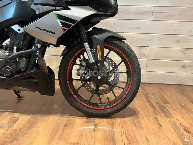 Aprilia Tuono 125 – Vista 9