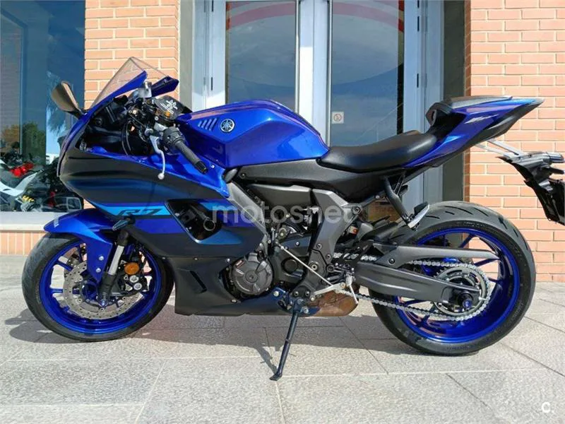 Yamaha R7 – Vista 3