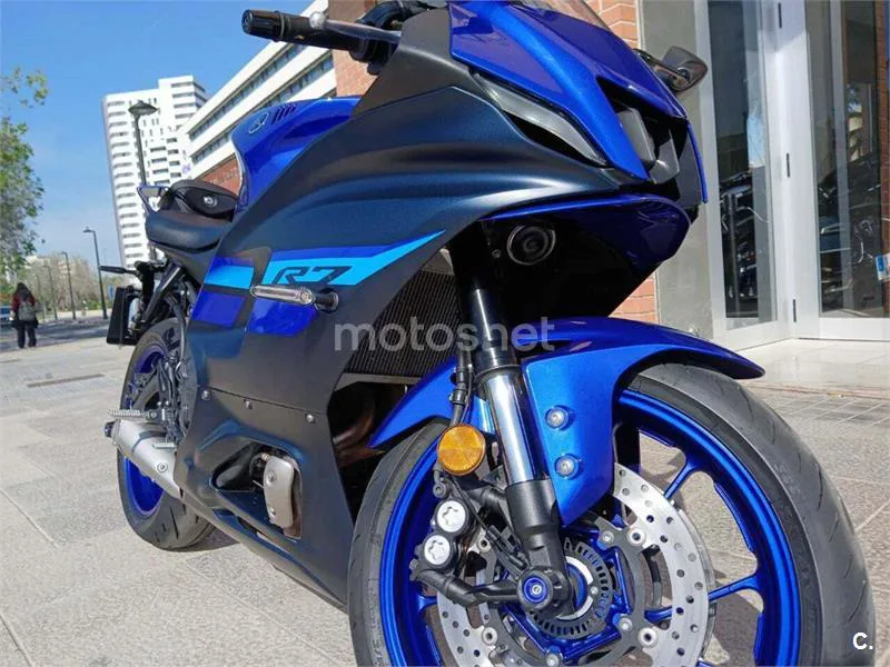 Yamaha R7 – Vista 7