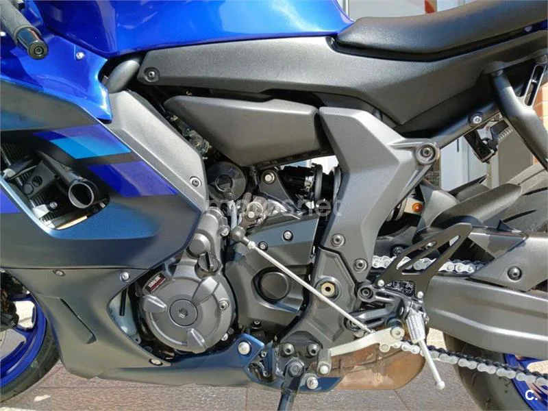 Yamaha R7 – Vista 10