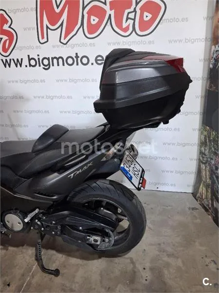 Yamaha TMAX 530 – Vista 12