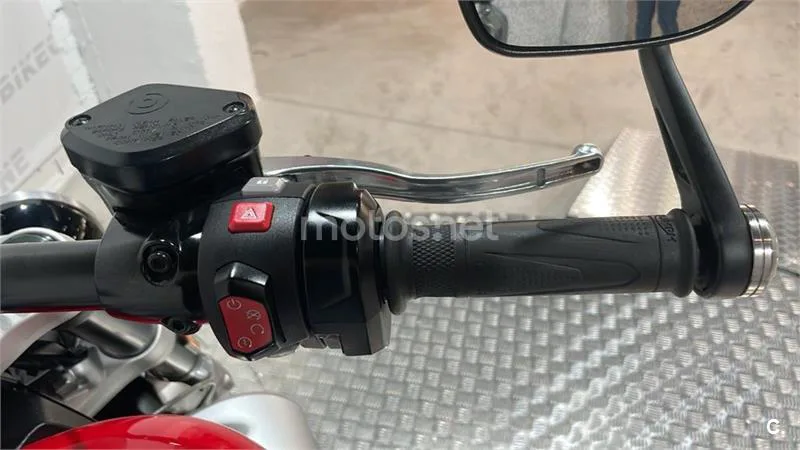 Triumph Rocket 3 – Vista 11