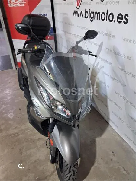 Kawasaki J300 – Vista 3