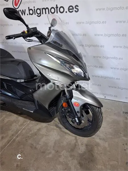 Kawasaki J300 – Vista 4