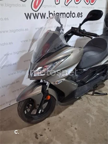 Kawasaki J300 – Vista 5