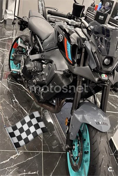 Yamaha MT-09 – Vista 2
