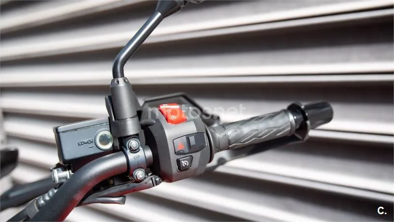 Suzuki V-Strom 1050 – Vista 14