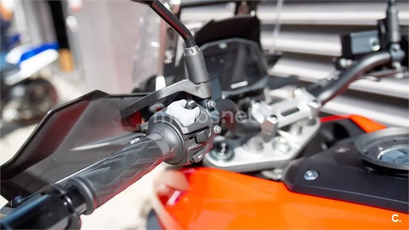 Suzuki V-Strom 1050 – Vista 15