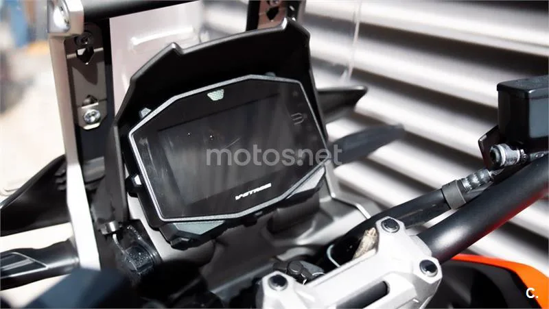Suzuki V-Strom 1050 – Vista 16