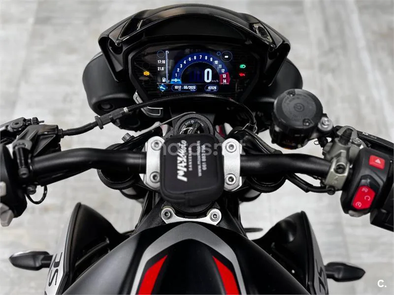 Triumph Speed Triple – Vista 9