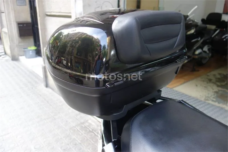 Suzuki Burgman 200 – Vista 14