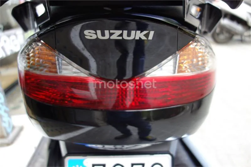 Suzuki Burgman 200 – Vista 7