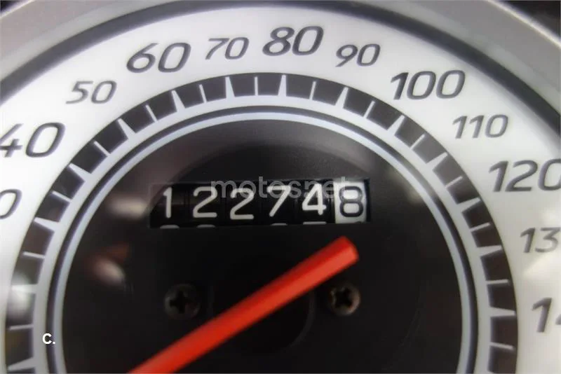 Suzuki Burgman 200 – Vista 10