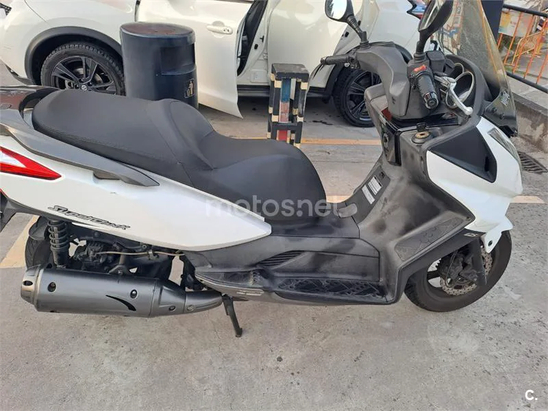 Kymco Super Dink 125 – Vista 3