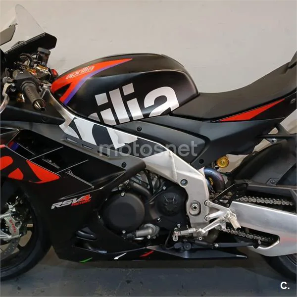 Aprilia RSV4 Factory – Vista 14