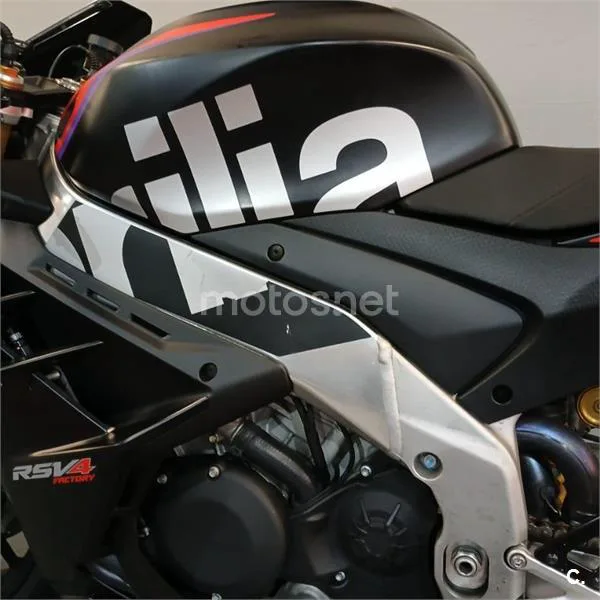 Aprilia RSV4 Factory – Vista 17