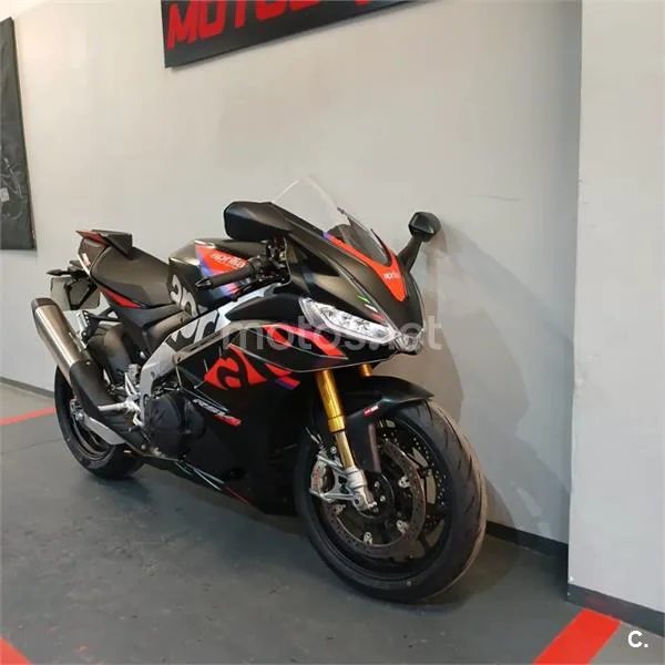 Aprilia RSV4 Factory – Vista 4