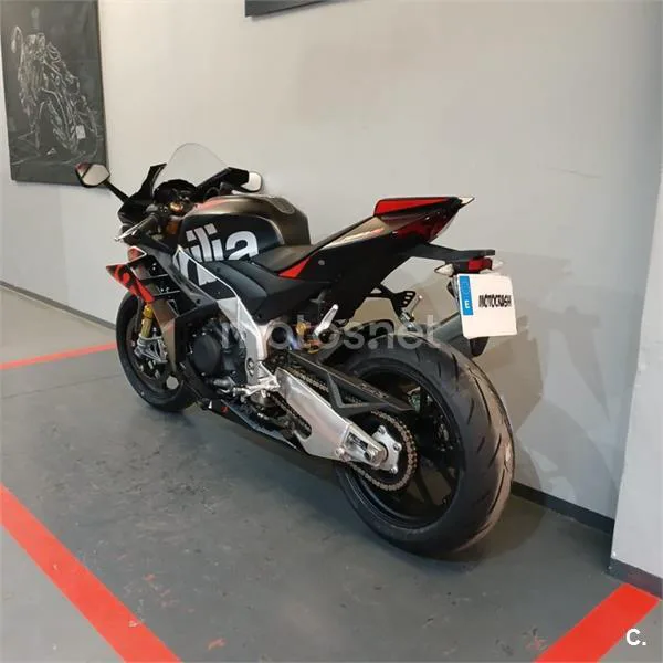 Aprilia RSV4 Factory – Vista 6
