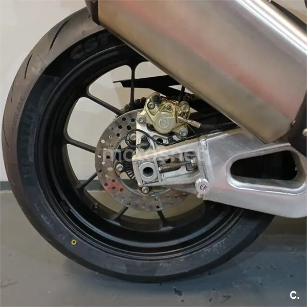 Aprilia RSV4 Factory – Vista 10